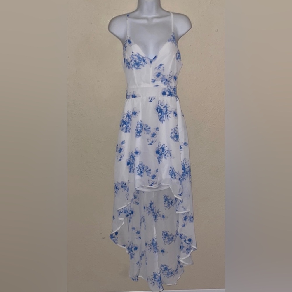 NWT Rue21 dress lace open back white w/blue flowers